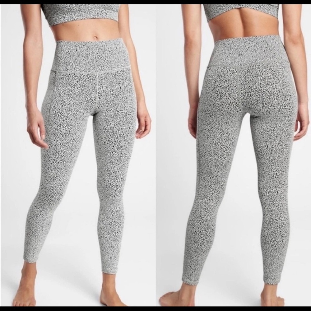 Athleta Salutation Stash Pockets II Textured Tights Small